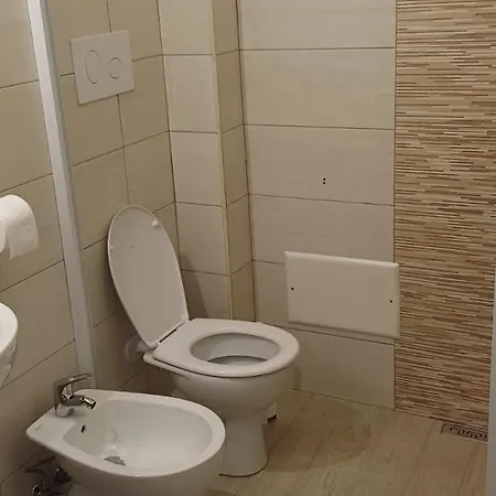 Πανσιόν La Primavera 3*