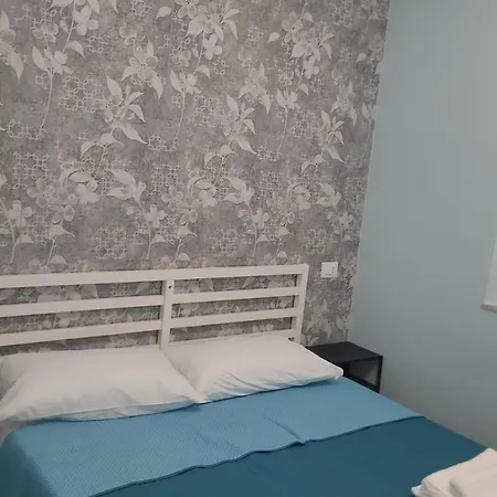 La Primavera Pensión 3*